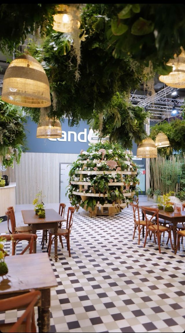 Bepflanzung, Pflanzen, Tischdekoration, Objektbepflanzung, florale Konstruktion, florale Installation, Pflanzenkonzept, 