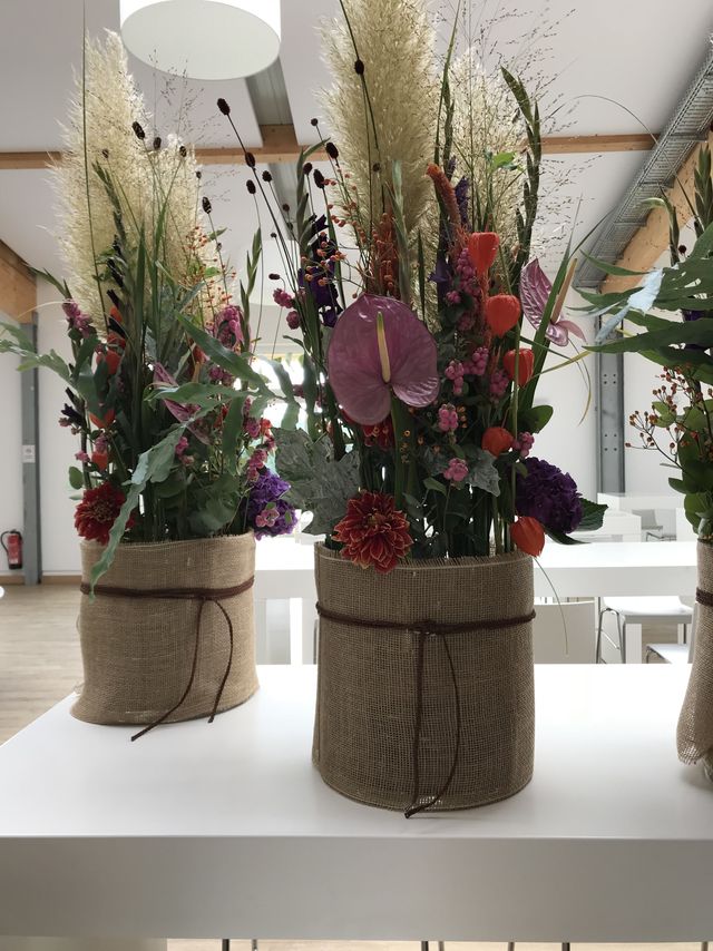 Trabrennbahn catering buffetdekoration Raumteiler herbstliche Deko Lampion Düsseldorf Krefeld