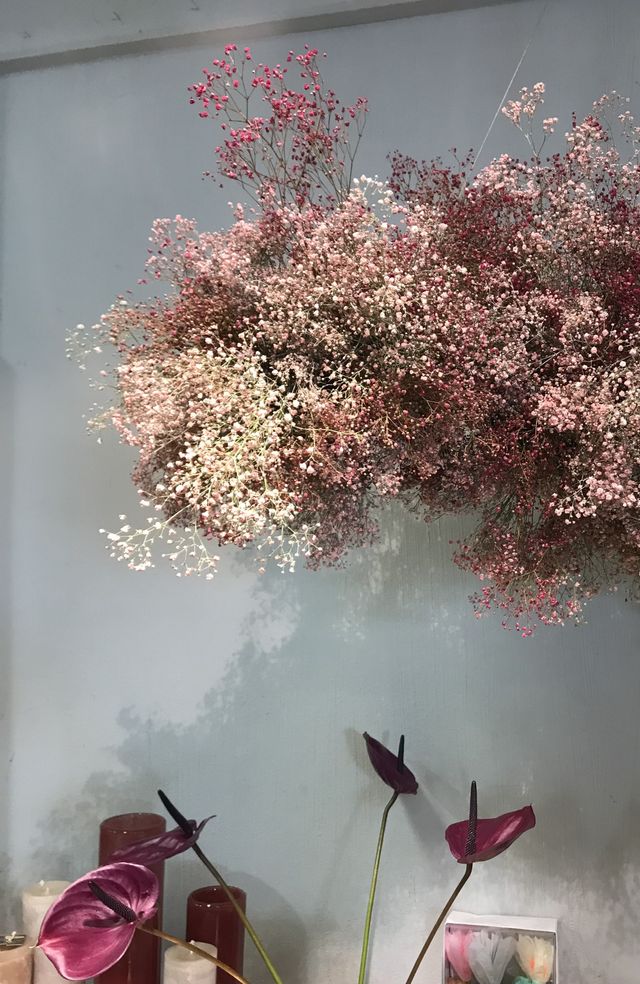 Flowercloud Schleierkraut haltbar hanging Cloud rosa Blumen Braut Hochzeit Showroom