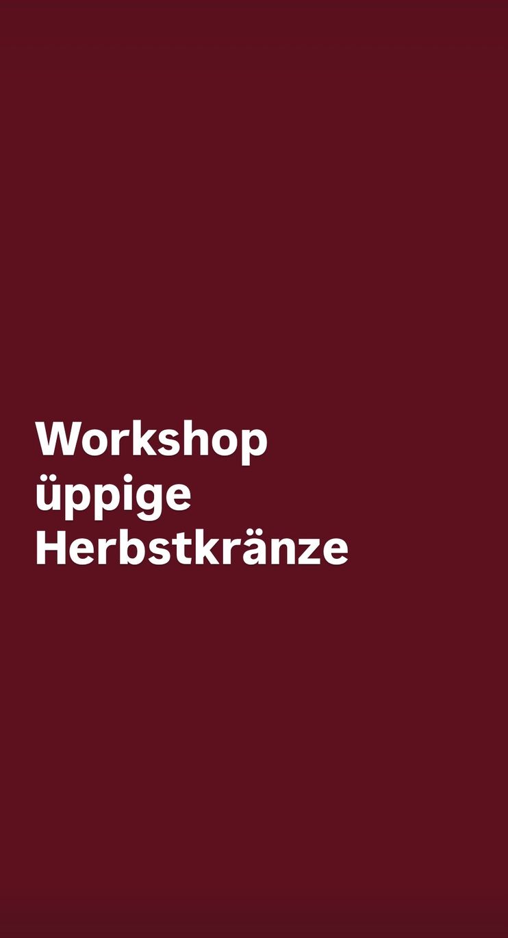 üppige Herbstskränze