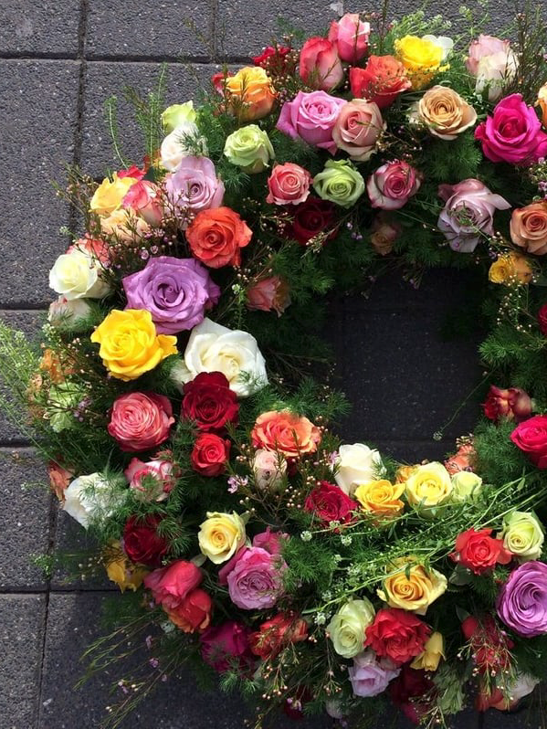 Trauerkranz, Rosen pur